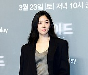 이청아 ‘과감한 시스루’