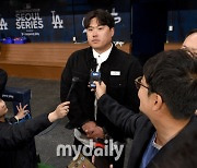 [MD포토] 류현진 'MLB 개막전 왔습니다'