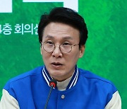 발언하는 김민석 더불어민주당 총선 상황실장