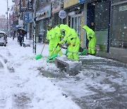 춘분에 내린 폭설…동해시 제설작업 '총력'