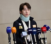 ‘팀킬 논란’ 황대헌 “절대 고의 아냐 오해 말길” 박지원은 목 보호대와 붕대 감고 입국