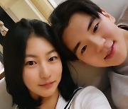 ‘아빠! 어디가?’ 윤후＆송지아, 서프라이즈 투샷