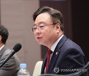 의료 개혁 방안 설명하는 조규홍 보건복지부 장관