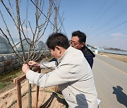 진천군민 정성 담긴 ‘이상설 기념관’ 무궁화 길