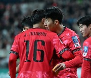 ‘손흥민 선제골’ 임시 황선홍호 불안한 출발, 6만 관중 앞 태국과 1-1 無