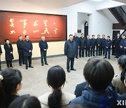 양회 뒤 마오쩌둥 모교 간 시진핑…"신품질생산력 행보"