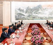 CHINA-BEIJING-CAI QI-VIETNAM-DELEGATION-MEETING (CN)