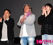 [TEN포토]장재현 감독-최민식-김고은 '관객들과 즐거운 만남'(파묘 무대인사)