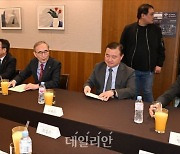 SKT, 전환지원금 대폭 확대...최대 12만원→32만원