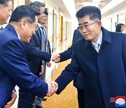 북 노동당 부장 만난 중 왕후닝 "북과 전략소통 · 전술협동 강화"