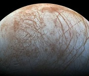 “목성의 달 유로파의 ‘얼음 1조각’이면 외계 생명체 확인 가능”[아하! 우주]