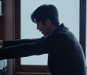 '국민가수' 김동현, 신곡 '사랑한 만큼만' MV 티저 공개…깊은 울림 예고