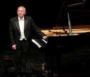 '피아노의 황제' 마우리치오 폴리니 별세…향년 82세