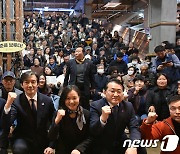 민주당 텃밭서 조국혁신당 비례 지지율 50% '육박'