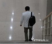 윤 대통령, “전공의 면허정지 유연처리”...의대 교수 집단사직 앞두고 새 국면