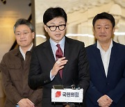 "중재자 한동훈, 구원투수 총선기획설 현실로"