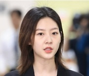 김수현, 김새론 열애설 부인…“명예훼손·악의비방 강력 대응”