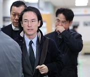 조현범 한국타이어 회장, 사법리스크에 사내이사 재선임 포기