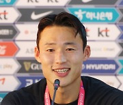 중국 감옥에 갇혔던 축구선수 손준호, 10개월 만에 한국 귀국