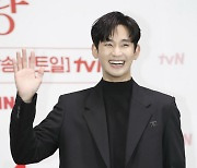 김수현, '눈물의 여왕' 회당 출연료 8억?…제작사 "사실 아냐"