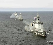 대함 실사격 훈련 나선 2함대 함정들