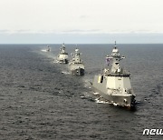 해군 함정, 서해상서 기동훈련