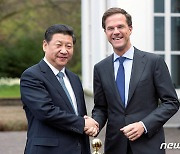시진핑, 네덜란드 총리에 "공급망 단절은 대결로 이어질 뿐" 엄포