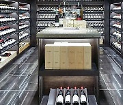 신세계, 세계적 마스터와 상위 5% 초프리미엄 '파인 와인' 선보여…6월 프리미엄 매장 오픈