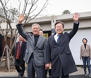 '野 총력전' 문재인, 부산·경남 유세 지원…임종석도 등판