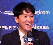 신영철, 우리카드와 동행 끝… "선수들 열정 행복했다"
