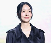 '의사♥' 이정현, 출산 3개월 만 14kg 감량→장총 액션…열혈 워킹맘 [엑's 이슈]