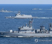 '산화한 영웅 기억'…해군, 동서남해 실사격 해상기동훈련