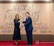 尹, 美케네디재단 회장 접견…"인태 지역 평화·번영에 기여"