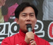 [포토]지지 호소하는 김영우 동대문구 갑 후보