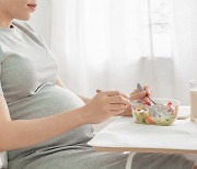 임신 중 먹은 음식이 태아 얼굴형에 영향 준다