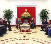 북한 노동당 대표단, 베트남 공산당 비서국 상임비서와 회담
