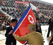 북한, 고급중학교 졸업생과 전쟁노병 상봉모임 진행