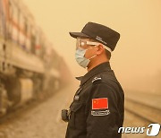 [포토] 중국 내몽골에 몰아치는 '모래 폭풍'