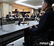 한덕수 국무총리, 한국희귀·난치성질환연합회 방문