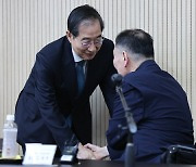 의·정 갈등속 "대화 참여" 강조한 총리…인요한 "곧 좋은 소식"