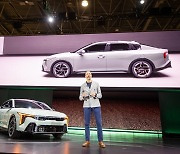 [Photo News] Kia K4 unveiled