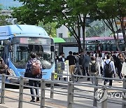 서울시 “버스기사 임금 올라 재정 600억 부담…당분간 요금 인상은 없어”