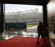 MLB 뉴욕·필라델피아 美 본토 개막전, 비로 하루 연기