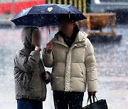 [날씨] 전국에 봄비…영남 · 제주 시간당 최대 20mm