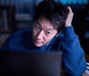 '댓글부대'의 힘···'천만 파묘' 꺾고 박스오피스 1위로 출발