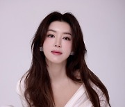 박한별, 남편 구설수 딛고 6년 만의 활동 재개…순백의 웨딩 화보