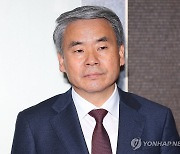 '도피논란' 이종섭, 대사 임명 25일만에 사임…외교결례 지적도