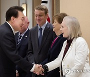 윤석열 대통령, 미국 상·하원 의원단 접견