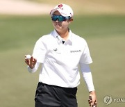 '그린 위에서의 안정감' 김효주, 2R 공동 4위… 시즌 첫 우승 도전