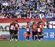 [케리뷰] '페신 결승골' 부산, 빅버드에서 수원 상대 1-0 승 '원정 2연승'